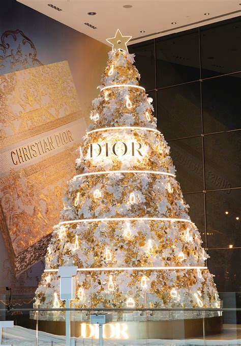 dior christmas tree yorkdale|DIOR Holiday Tree and Atelier of Dreams Pop.